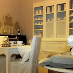 La Garconniere-Suite In Salerno Centro