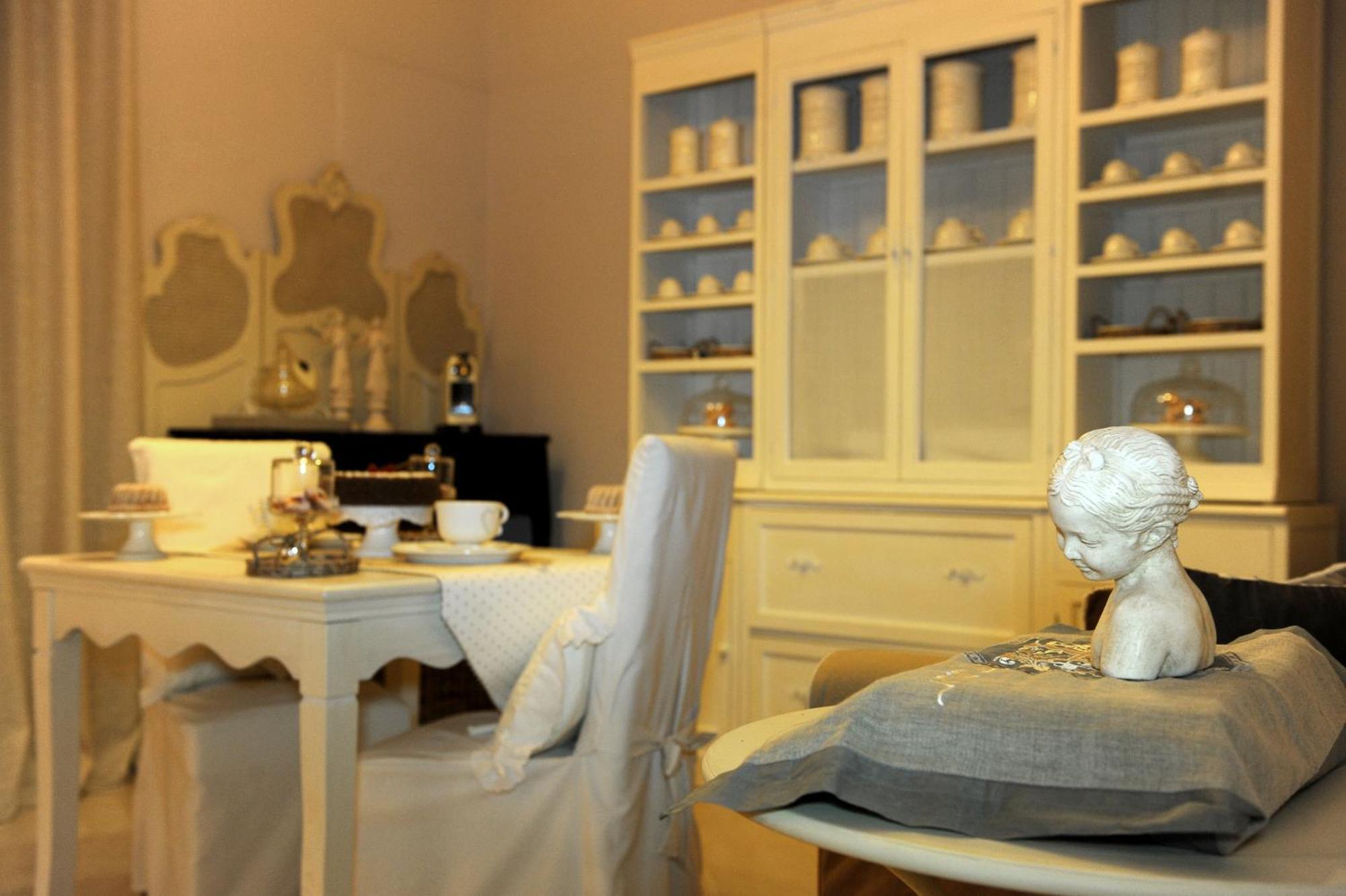 La Garconniere-suite In Centro Salerno